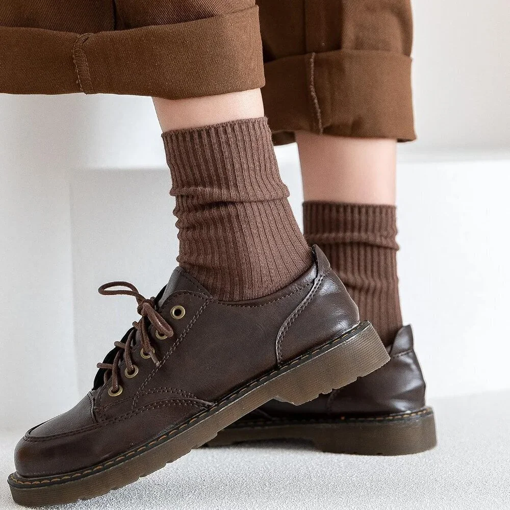Women's Solid Color Cute Crew Casual Athletic Aesthetic Neutral Cotton Socks